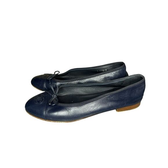 Chanel Navy Leather CC Toe Cap Ballet Flats 40.5 - Picture 7 of 14